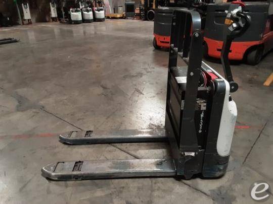 2018 Unicarriers WLXT2W7S22V Electric Forklift - 123Forklift