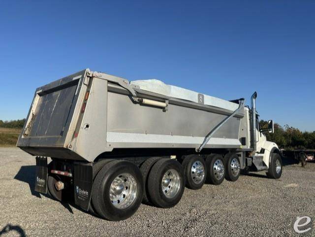 2023 Kenworth T880S