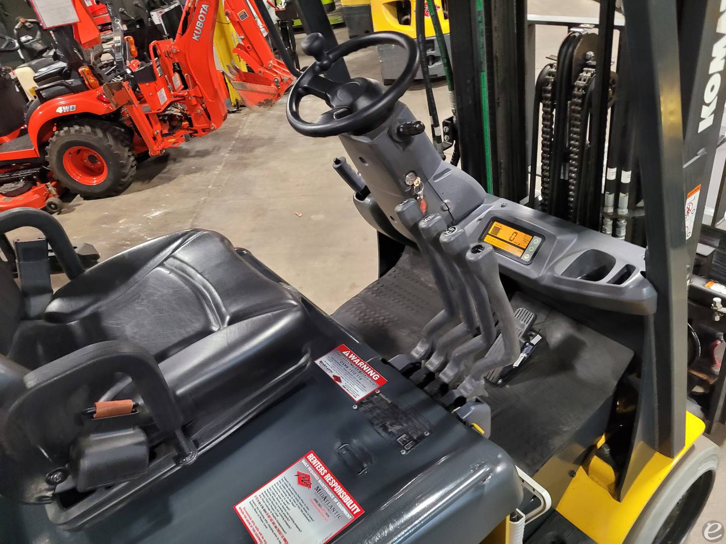 2015 Komatsu FB30SHU-6