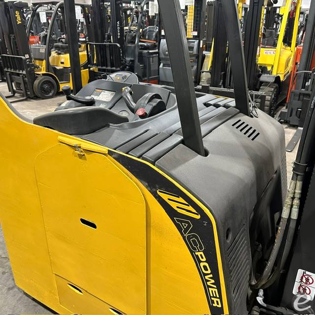 2019 Yale ESC040AD