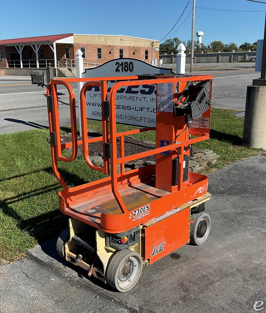 2017 JLG 1230ES