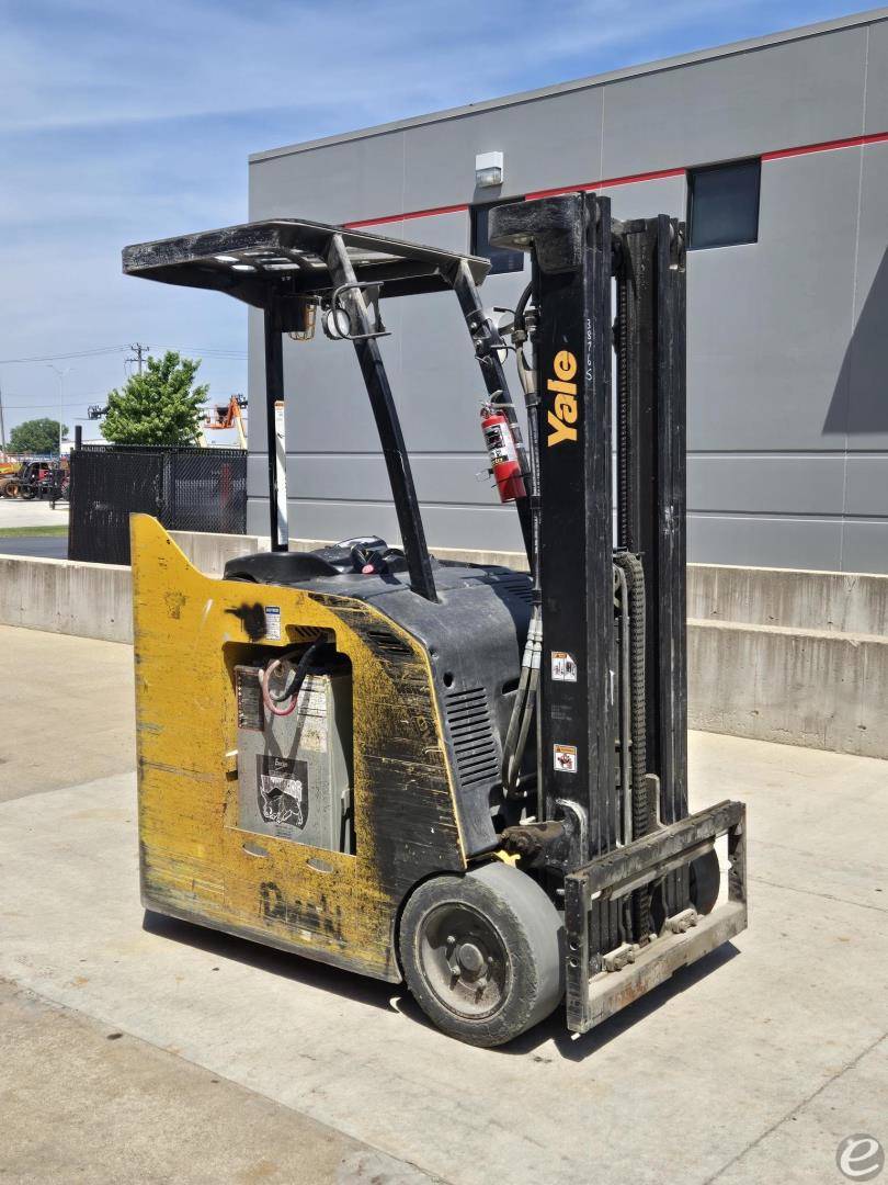 2018 Yale ESC040AD
