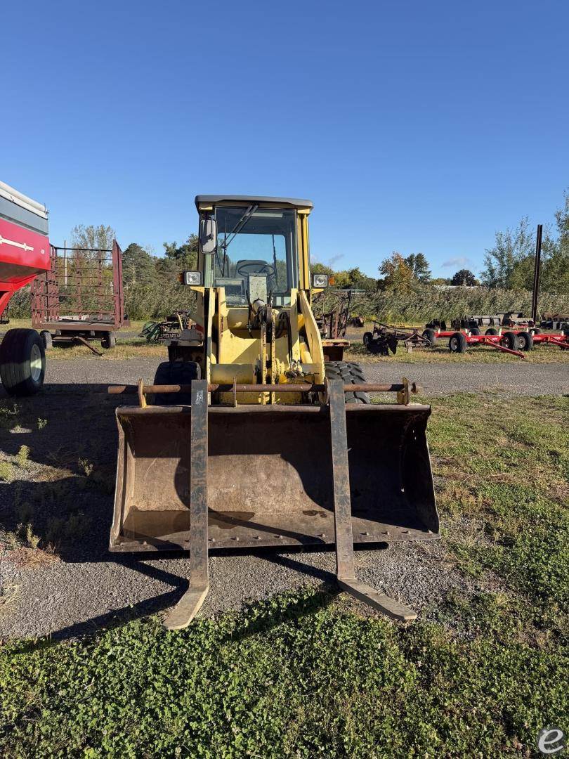 2000 New Holland LW80