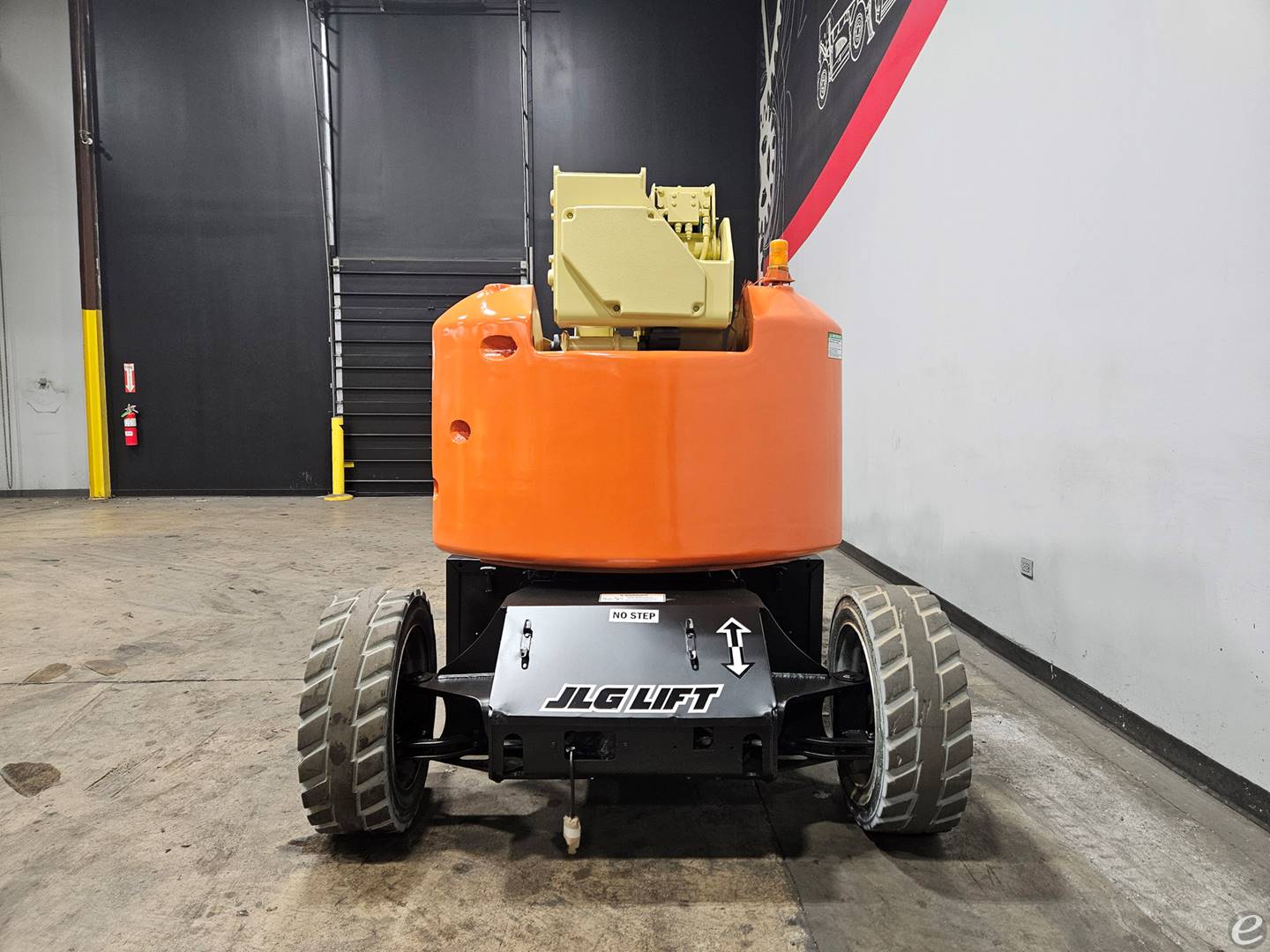 2015 JLG E450AJ