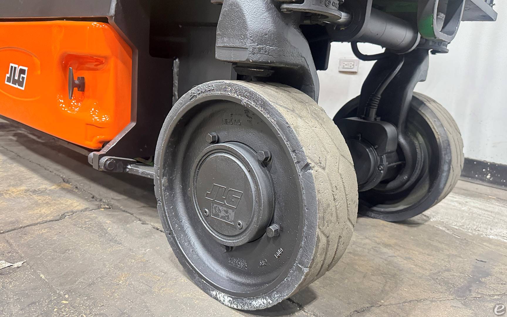 2017 JLG 2632ES