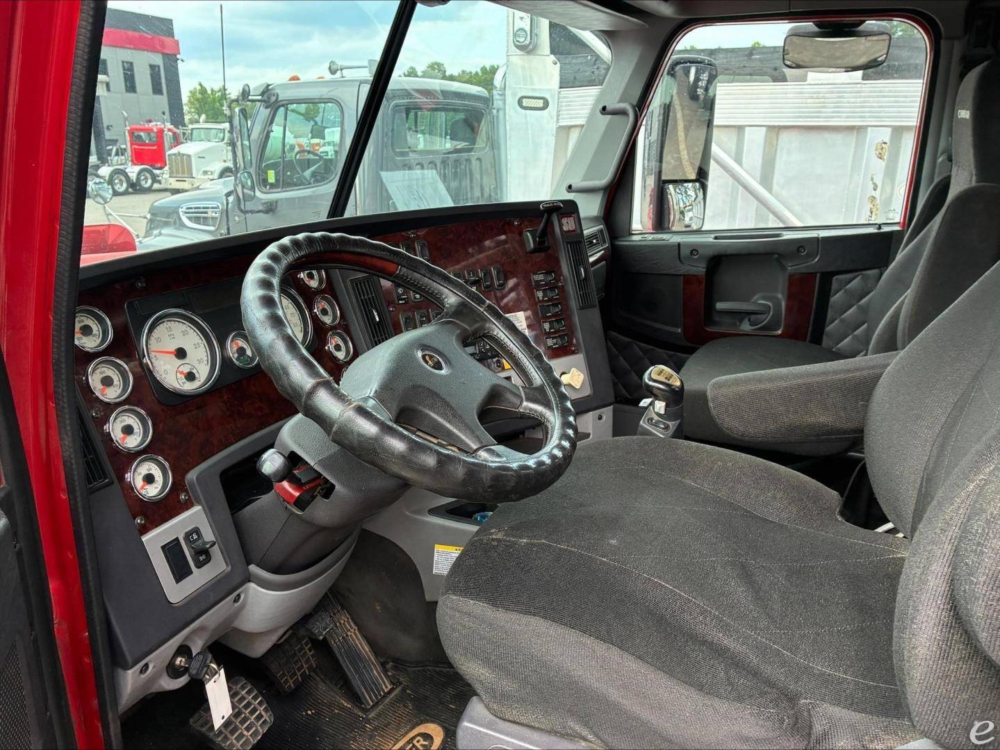 2014 Freightliner CORONADO 122 SD