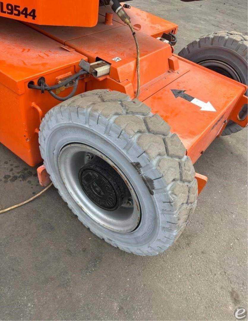 2015 JLG E300AJP