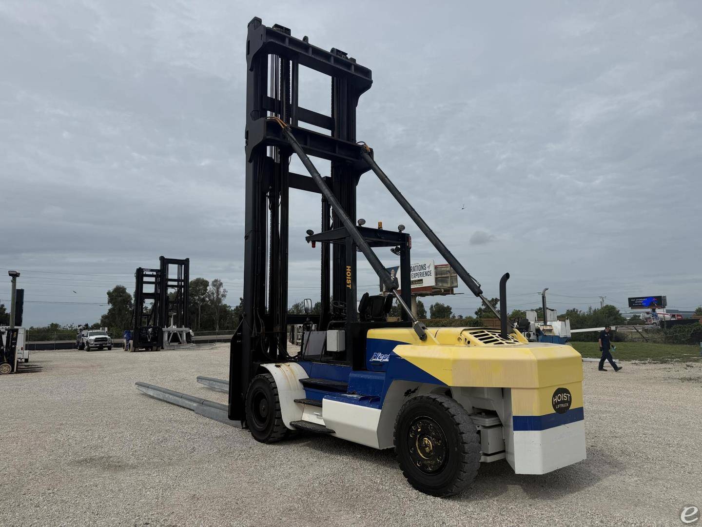 2006 Hoist Liftruck M200