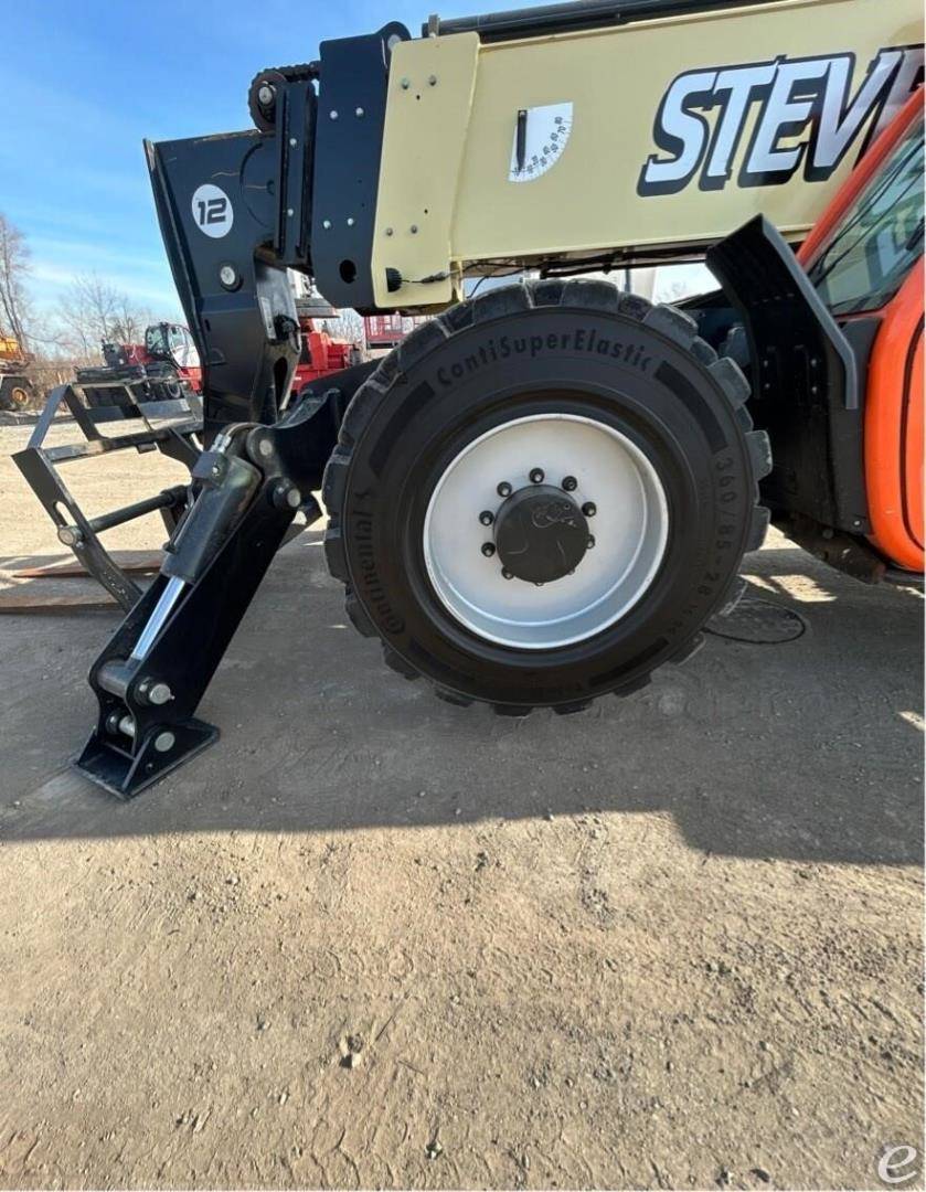 2022 JLG 1255
