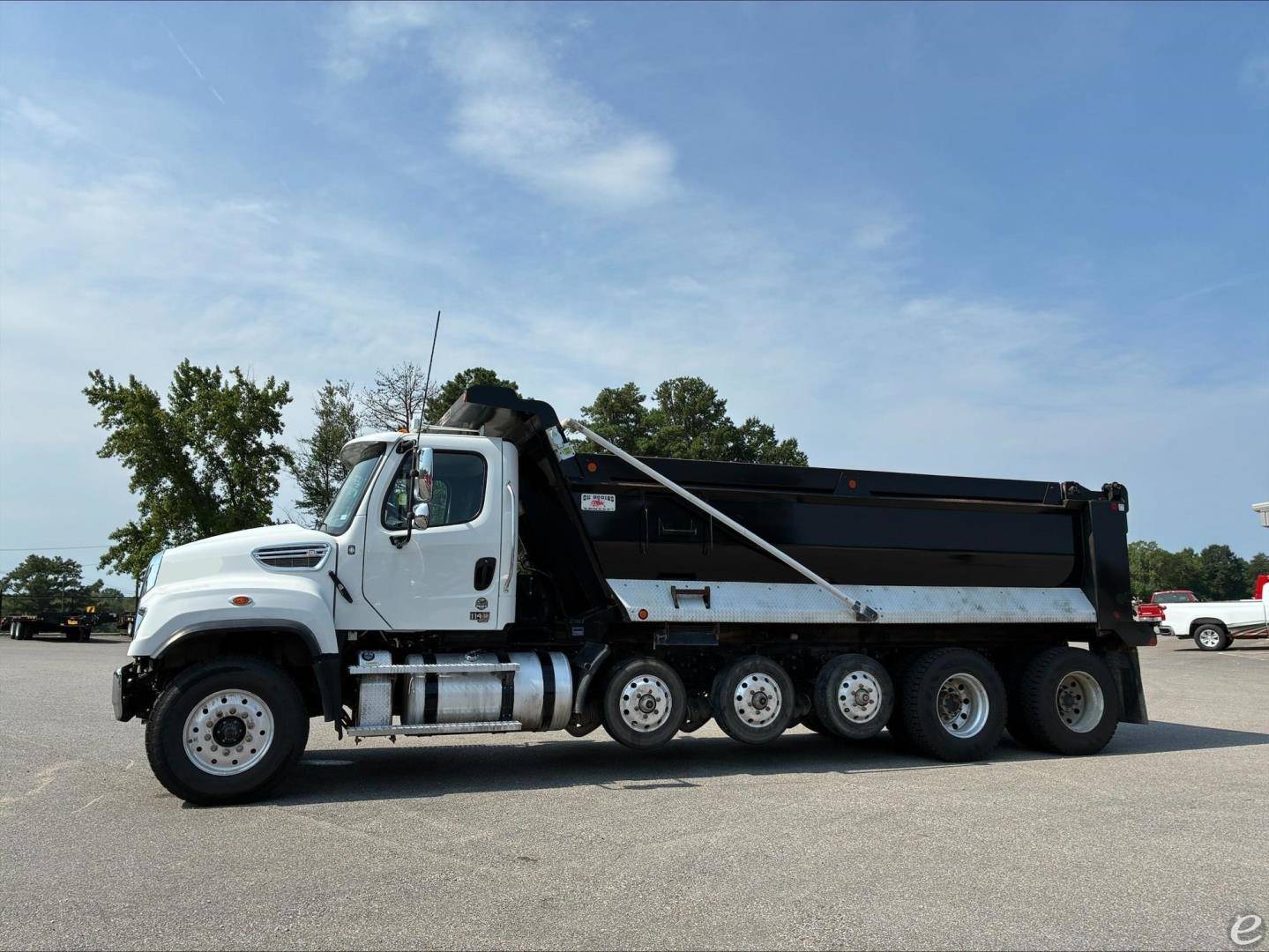 2024 Freightliner 114SD PLUS