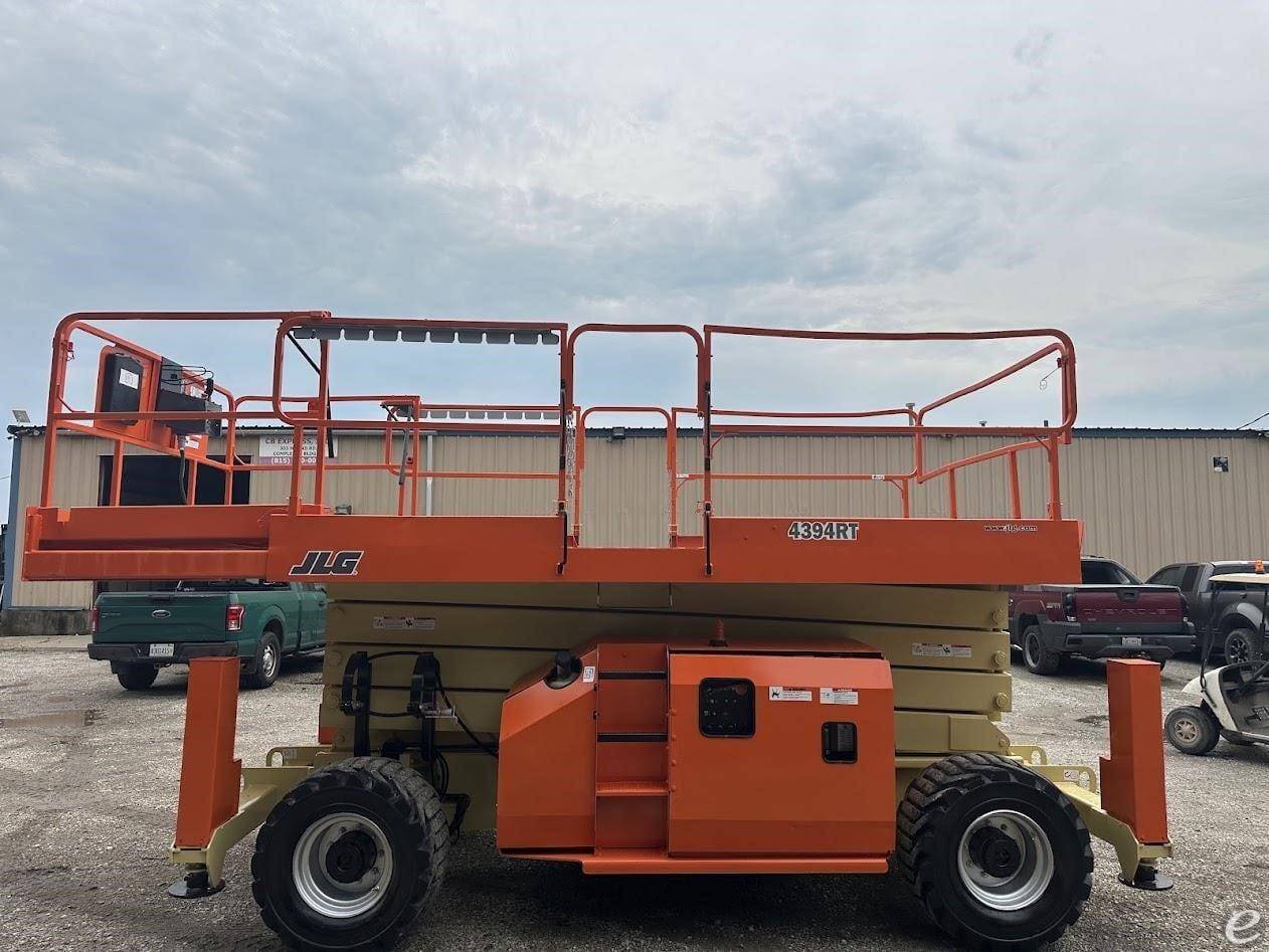 2015 JLG 4394RT