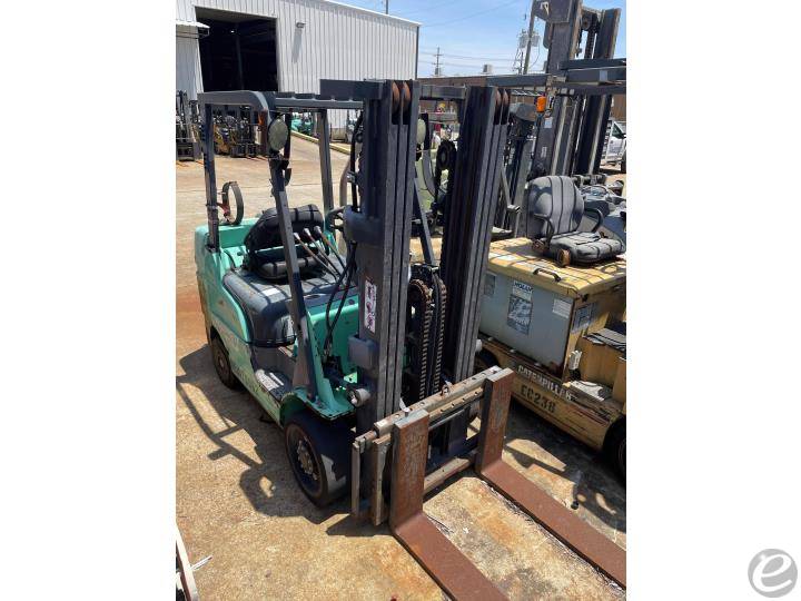 2016 Mitsubishi FGC30N