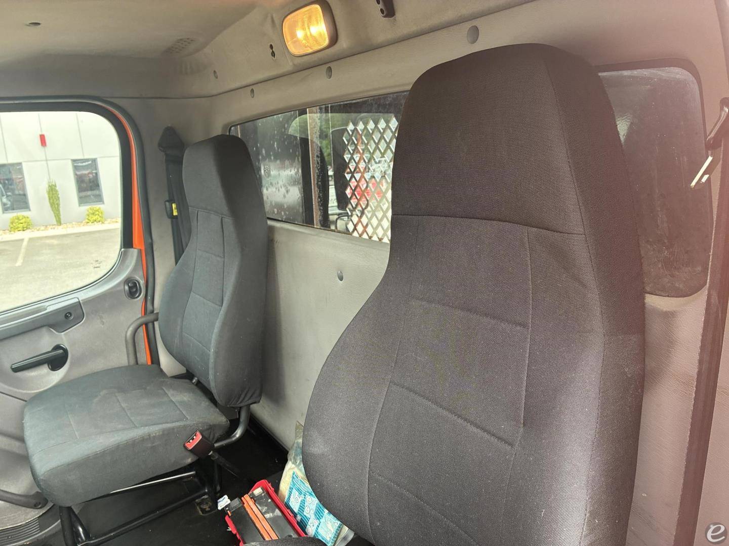 2017 Freightliner BUSINESS CLASS M2 106