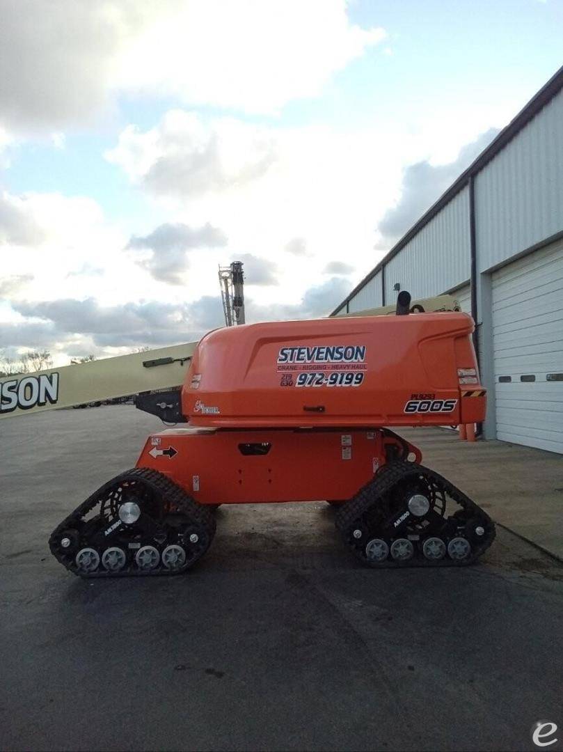2022 JLG 600S