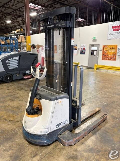 2016 Crown SX3000-40