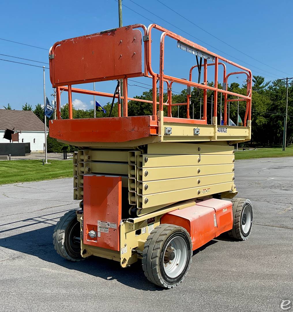 2017 JLG 4069LE