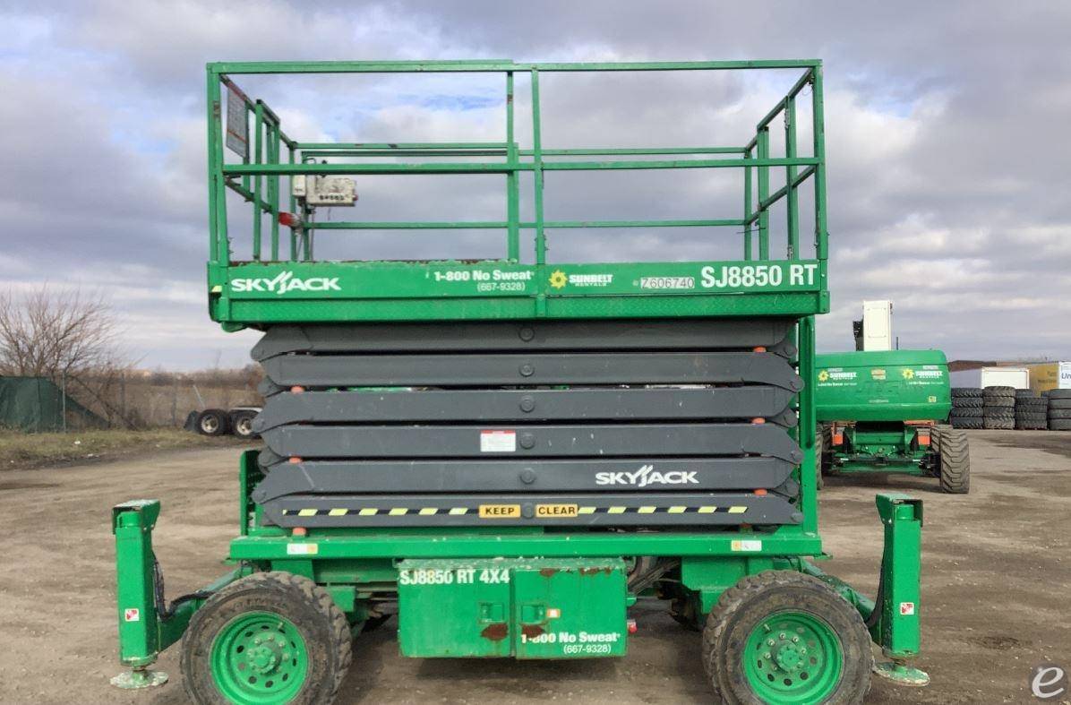 2008 Skyjack SJ8850 RT Dual Fuel Sc...