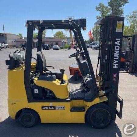 2014 Hyundai 25LC-7A