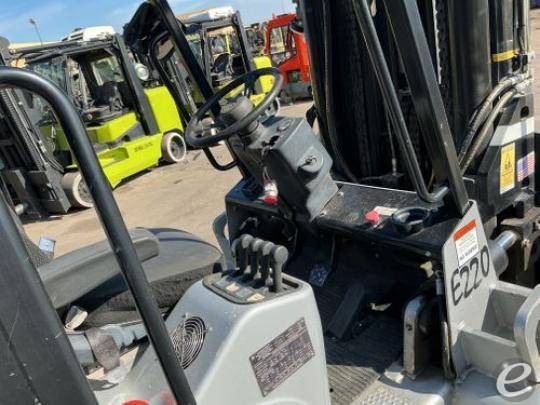 2017 Hoist Liftruck E220