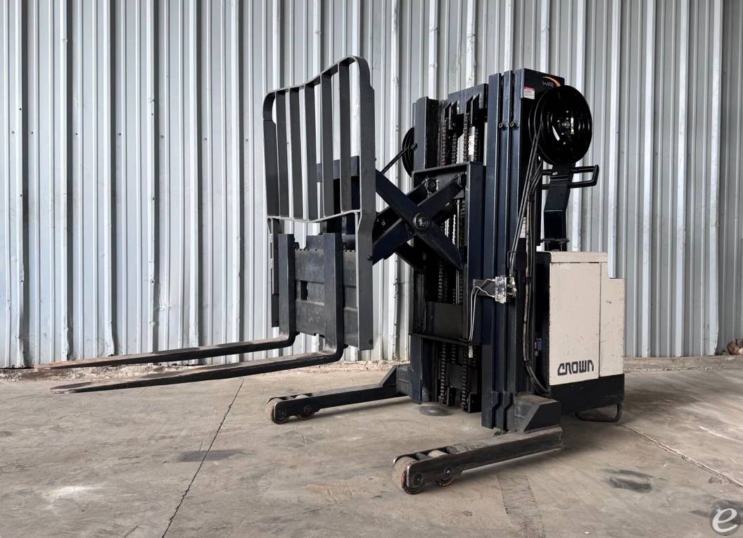 2007 Crown 30WRTT Electric Forklift...
