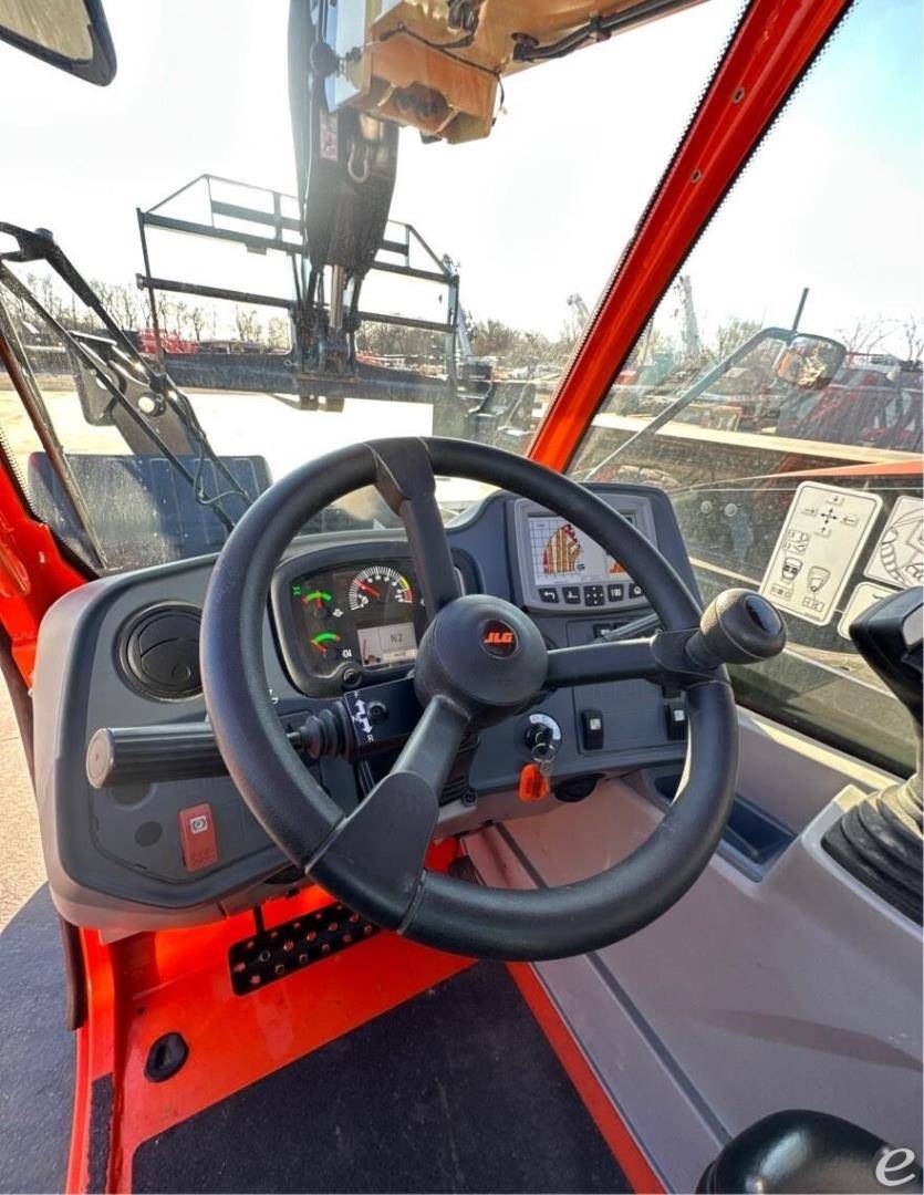 2022 JLG 1255