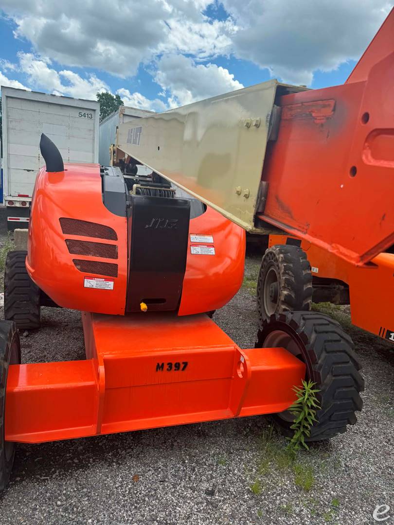 2017 JLG 600AJ