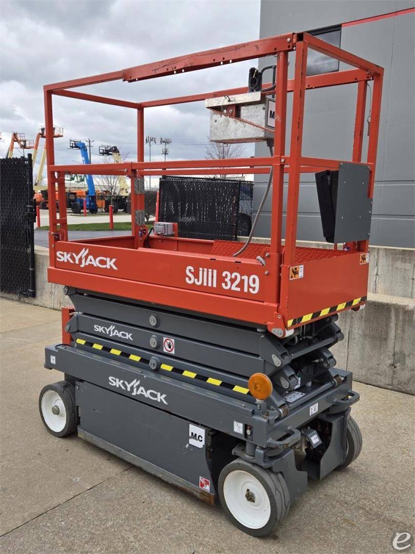2019 Skyjack SJIII3219 Electric Scissor Lift - 123Forklift