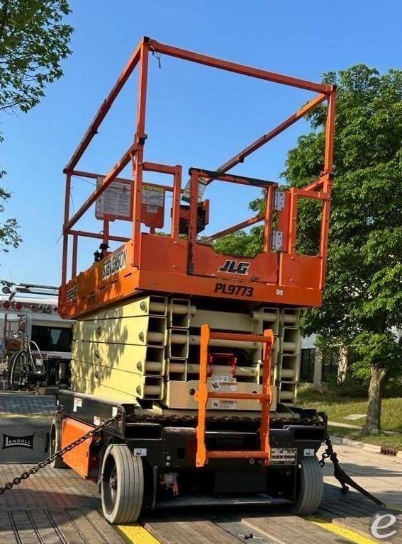 2021 JLG R3246
