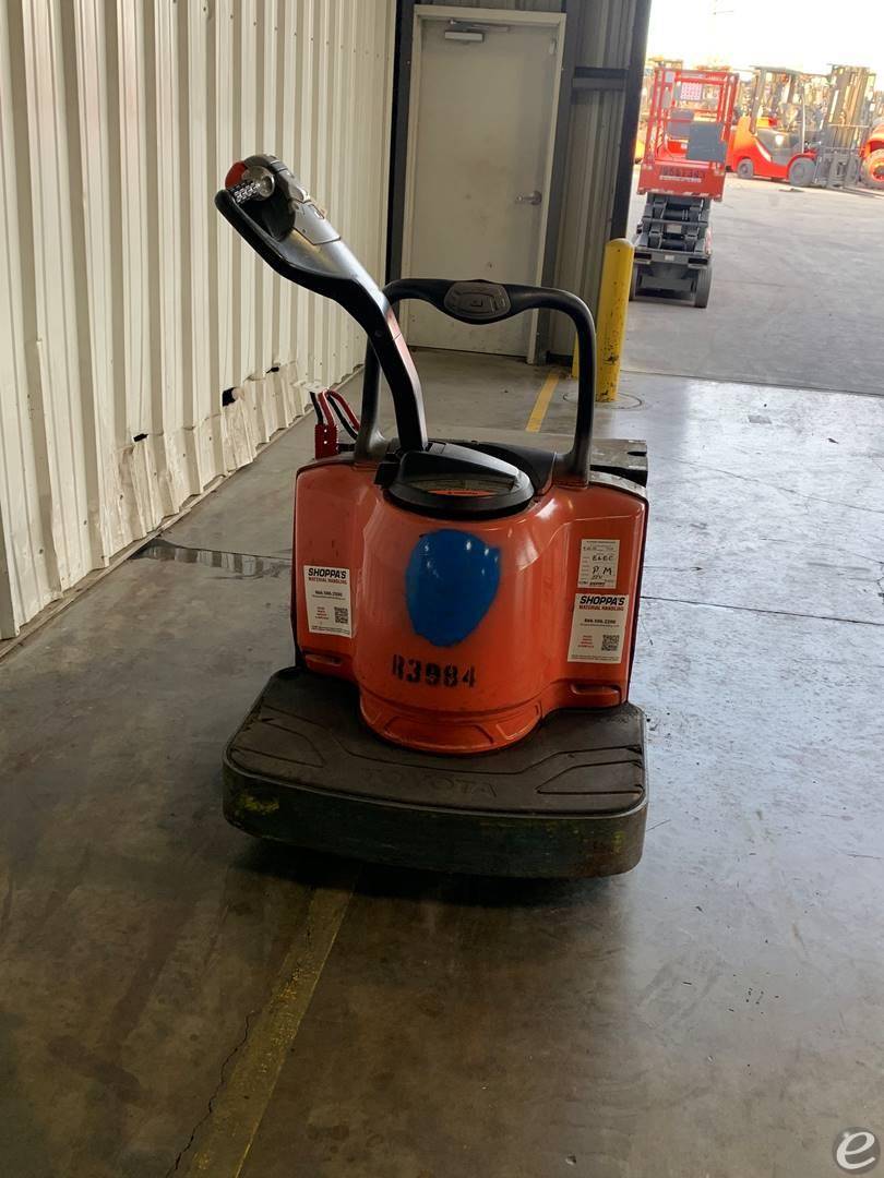 2015 Toyota 8HBE30 Electric Forklift - 123Forklift