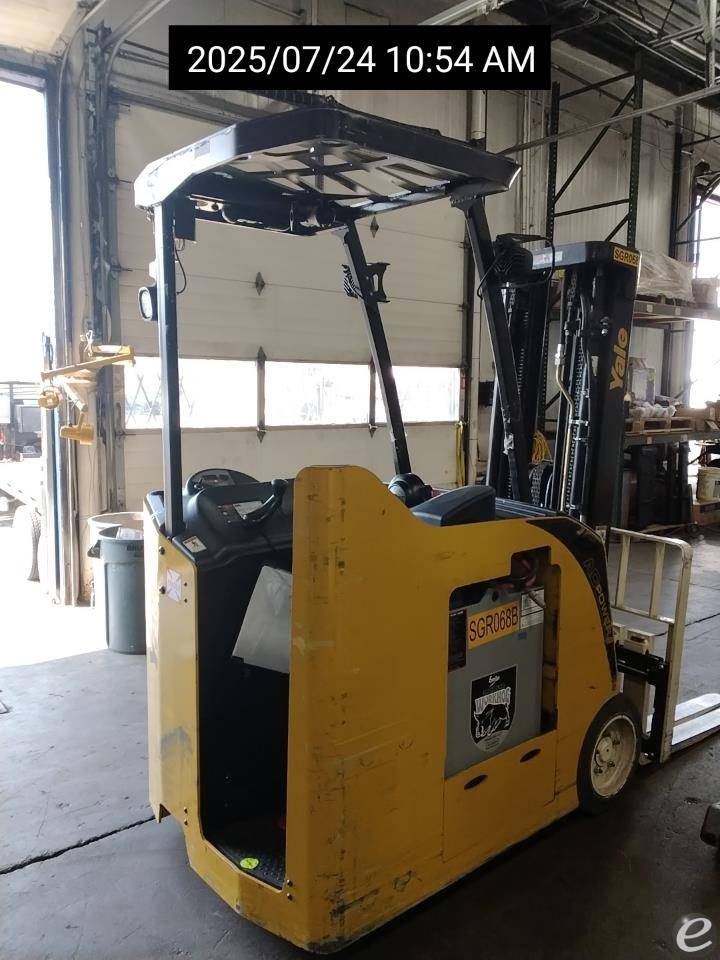 2017 Yale ESC040AD
