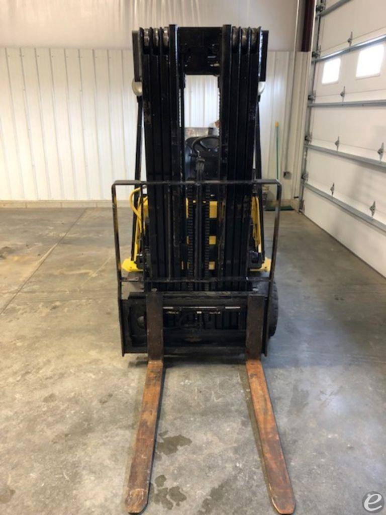 2004 Mitsubishi FGC25N