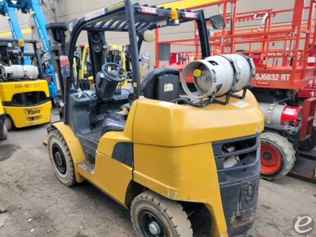 2011 P8000