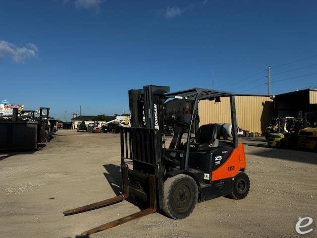 2010 Doosan G25E-5