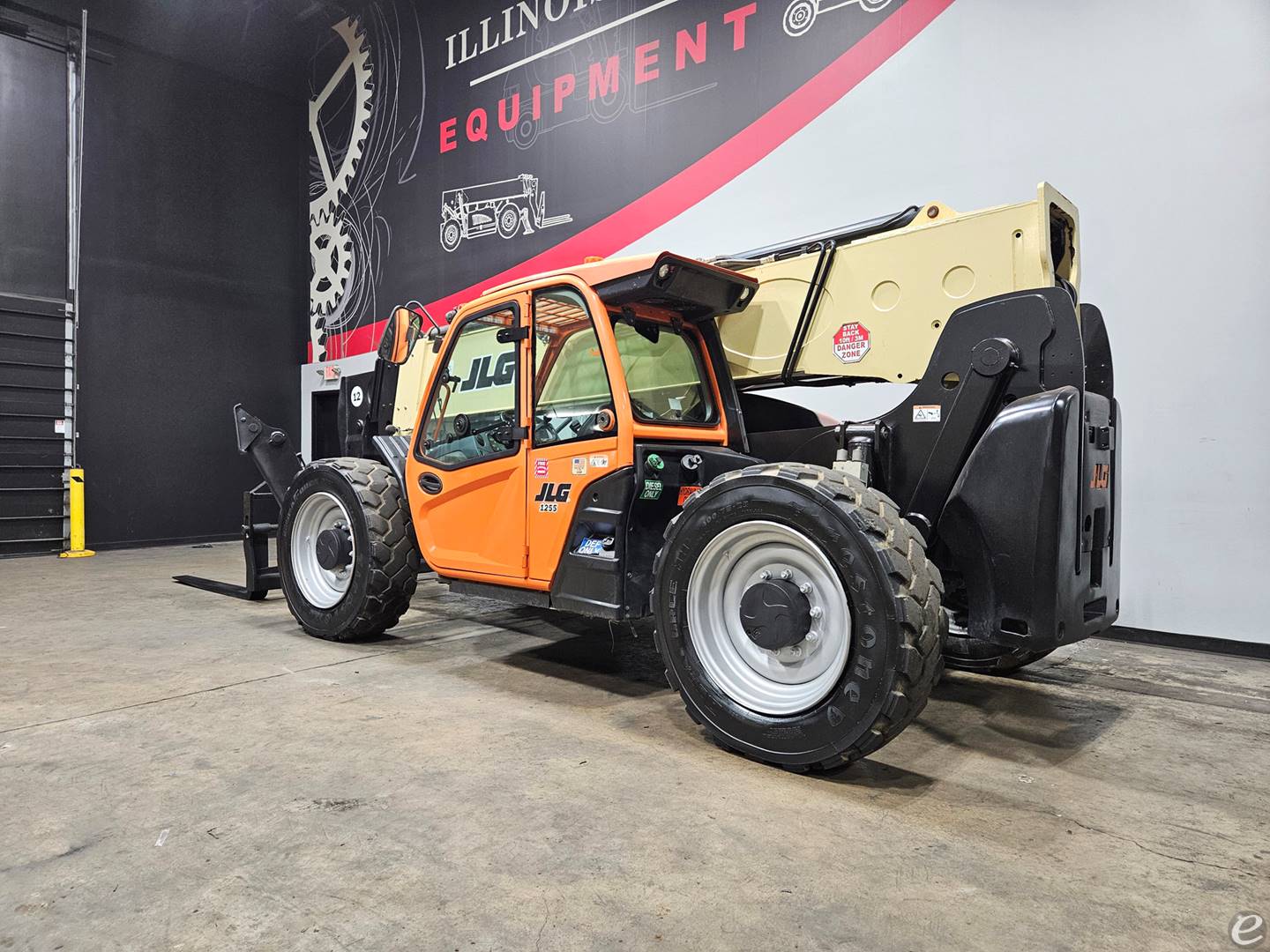 2020 JLG 1255
