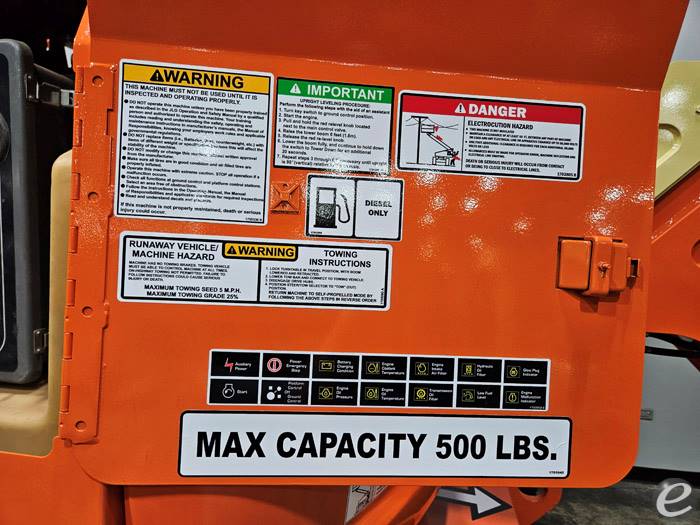 2012 JLG 800A