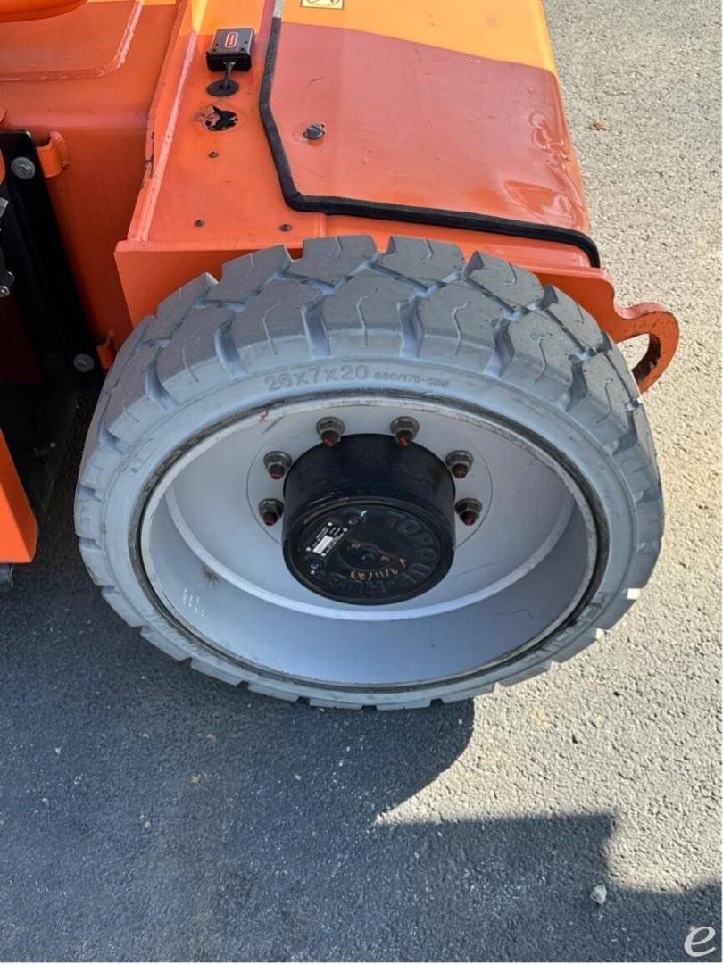 2015 JLG E450AJ