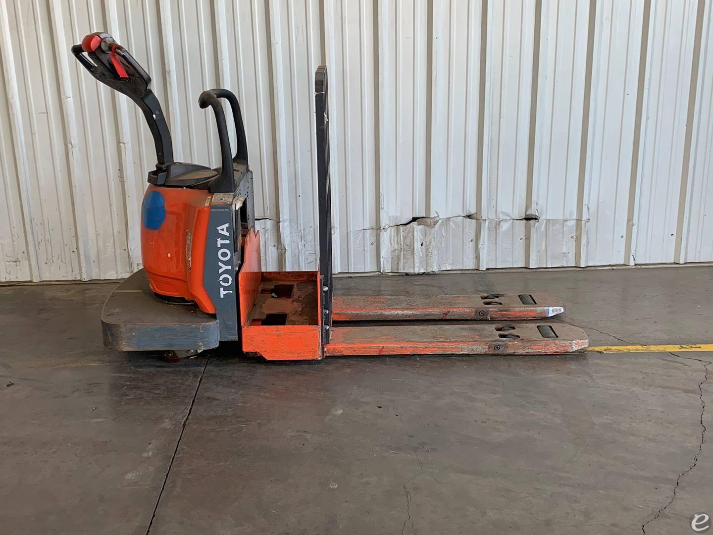 2017 Toyota 8HBE30 Electric Forklift - 123Forklift