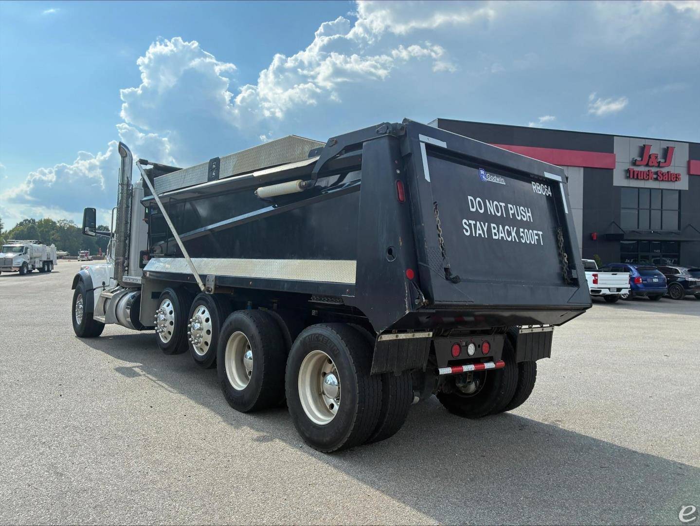 2025 Peterbilt 567