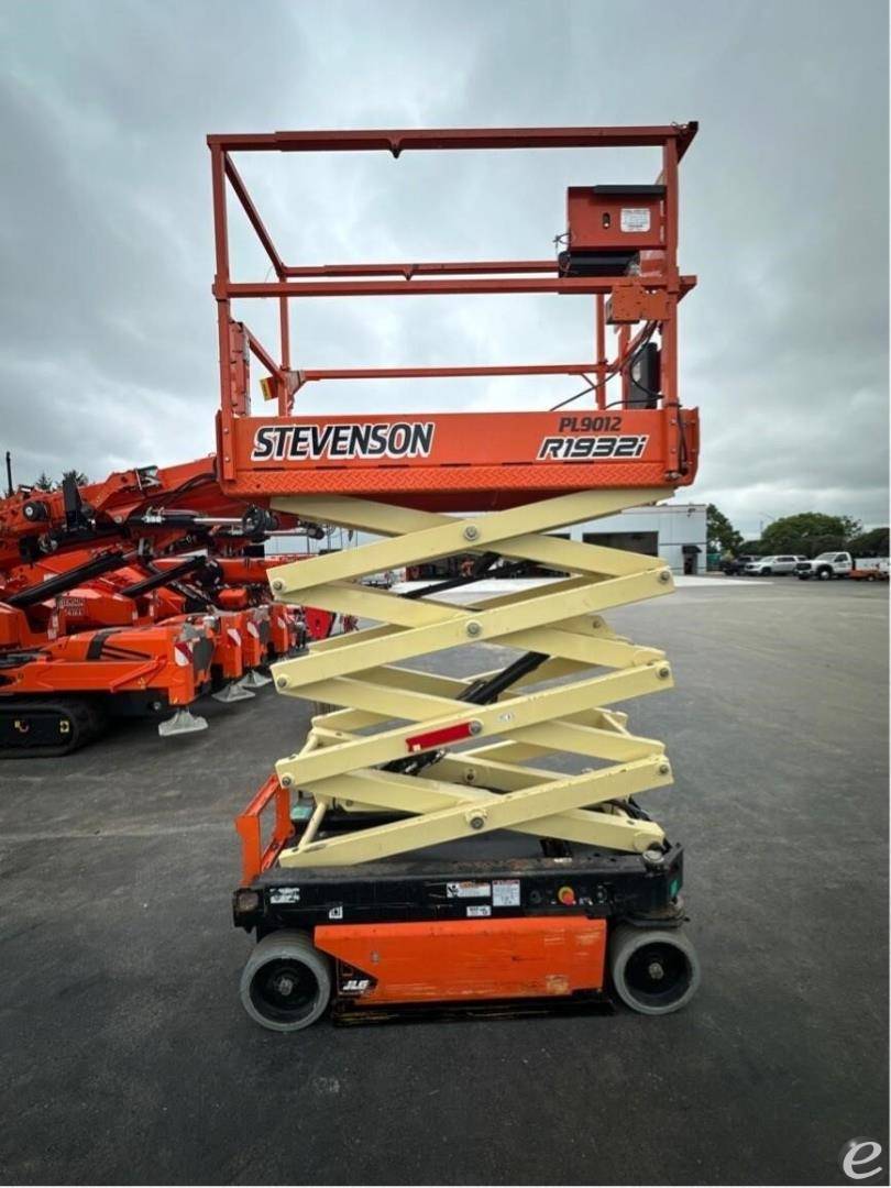 2021 JLG R1932i