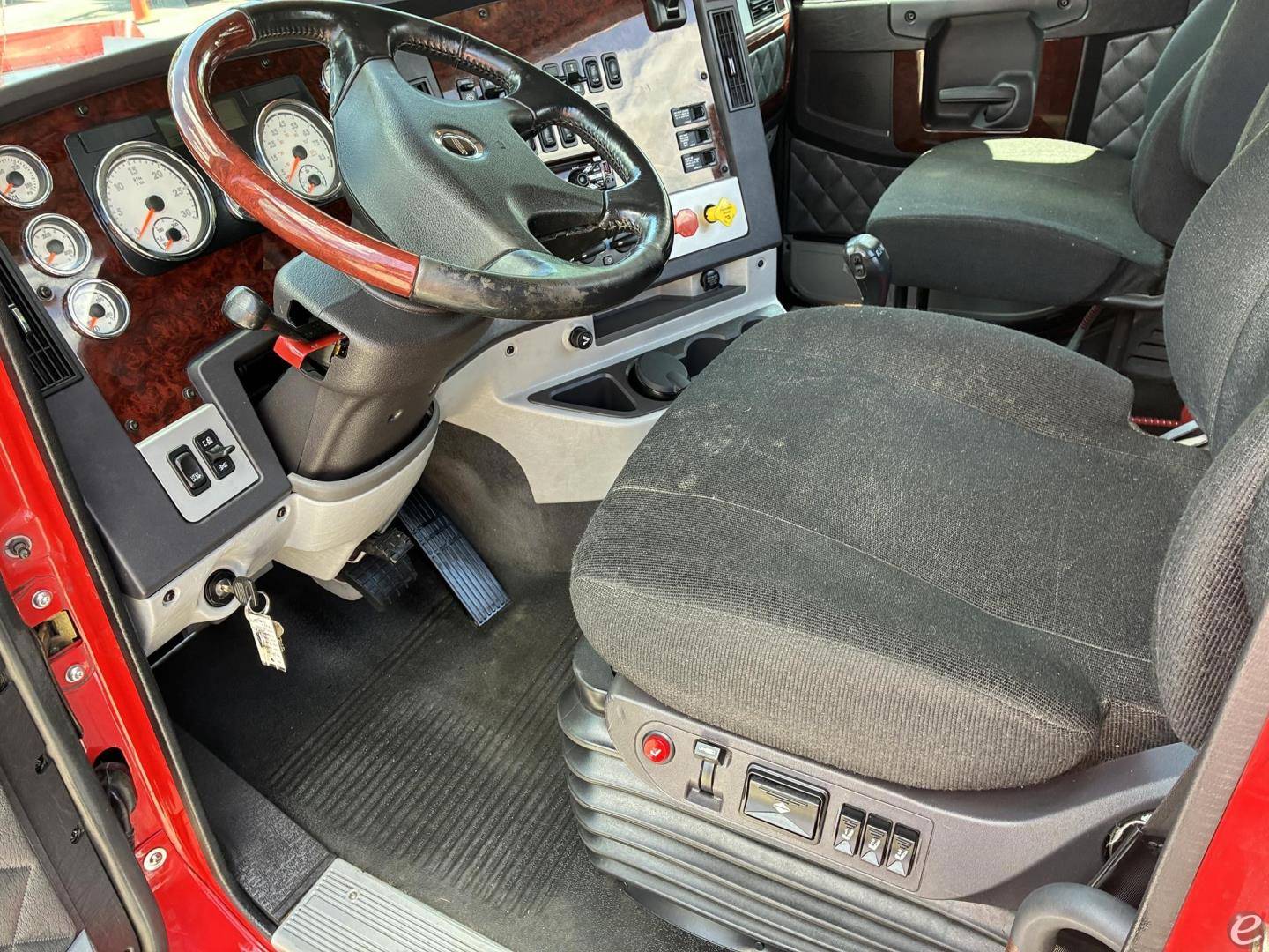 2018 Freightliner CORONADO 122 SD