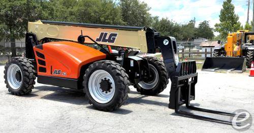 2018 JLG 742