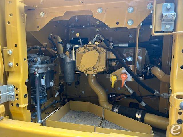 2025 Cat 320
