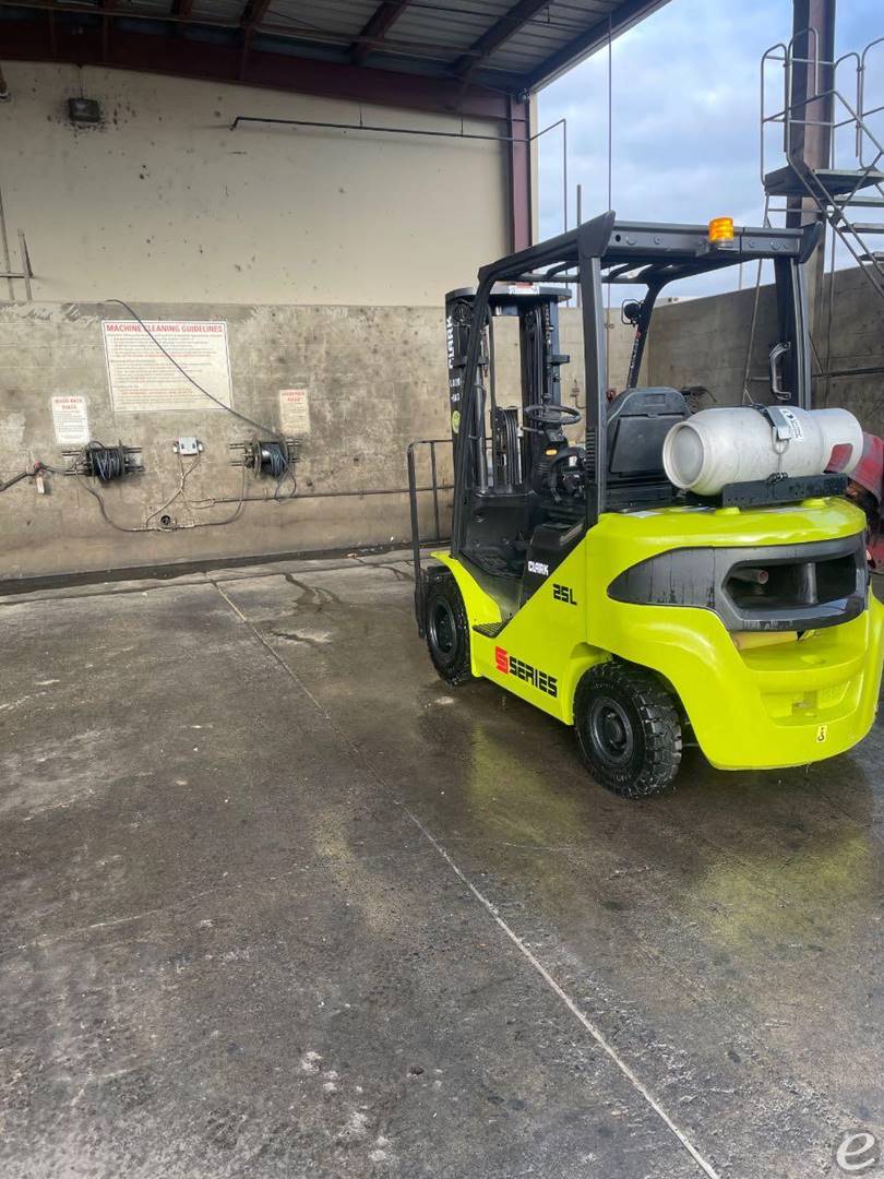 2020 Clark S25L