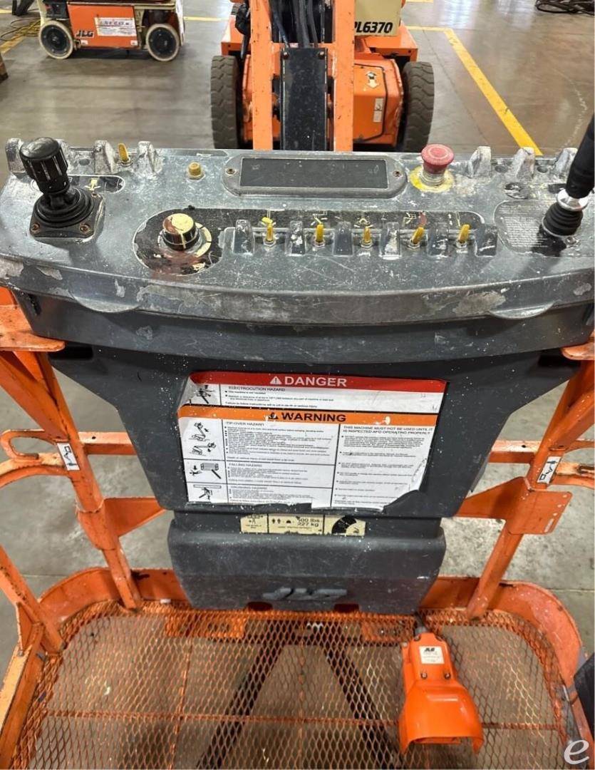 2015 JLG E400AJPN