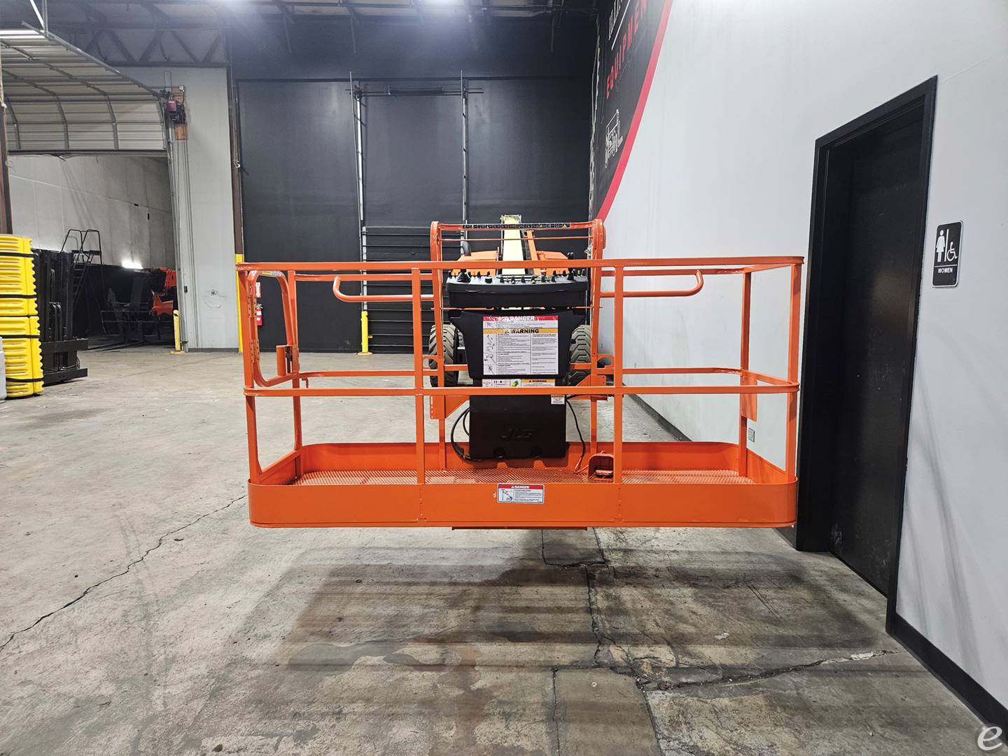 2015 JLG 800S