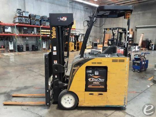 2017 Yale ESC030 Electric Forklift - 123Forklift