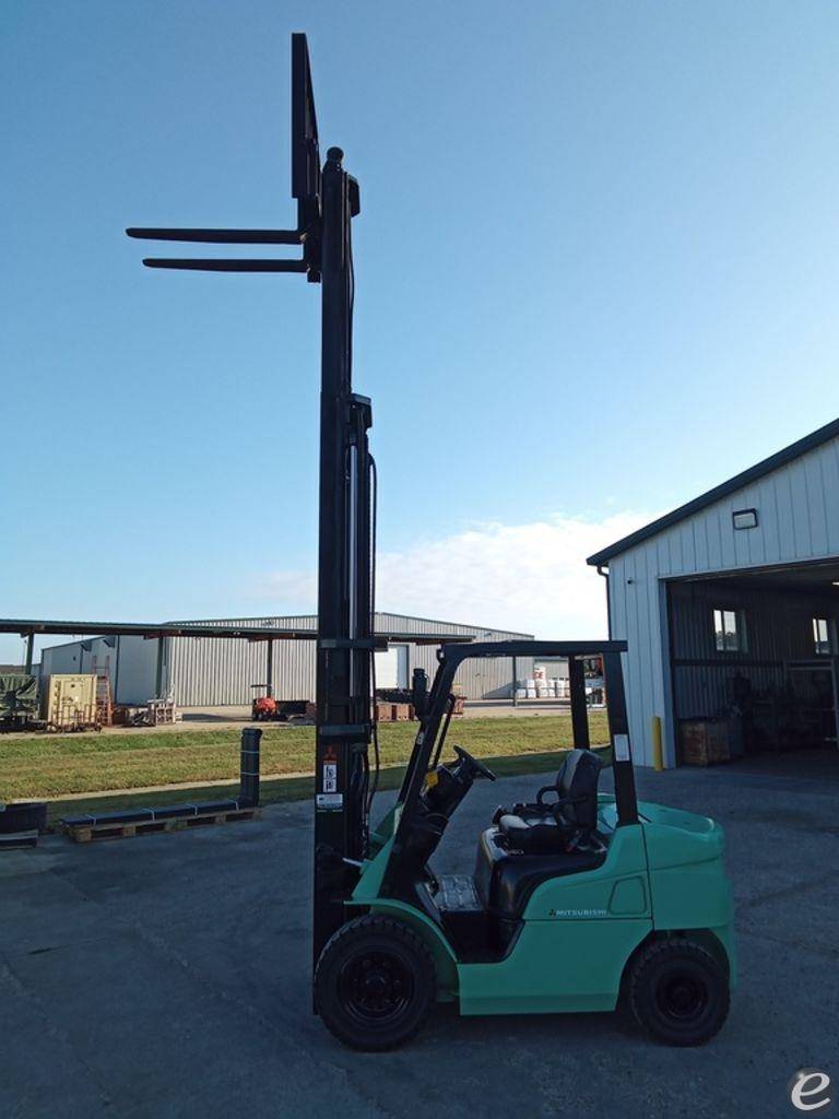 2015 Mitsubishi FD25N