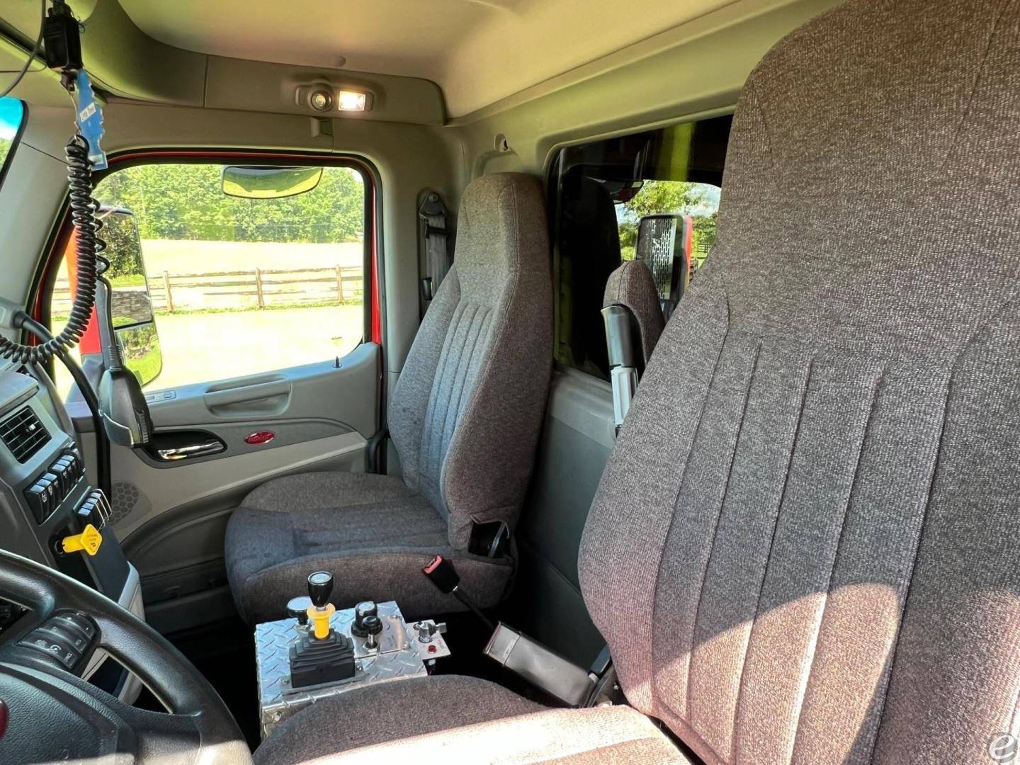 2021 Peterbilt 567