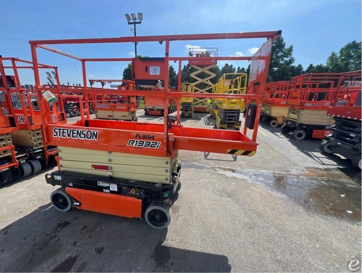2021 JLG R1932i