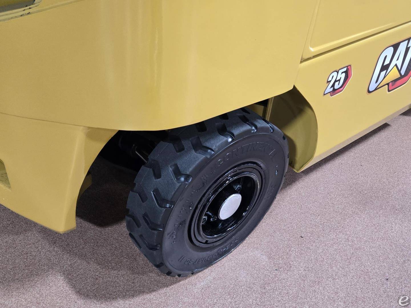 2020 Mitsubishi FG25N